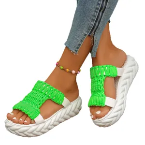 Sandales à plateforme pour femmes avec tige en tricot vert fluo et semelle ondulée