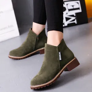 Bottines classiques en daim vert olive pour femmes avec un talon moyen élégant