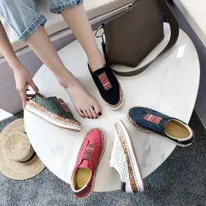Mocassins plats élégants, respirants et ajourés pour femmes en plusieurs coloris éclatants