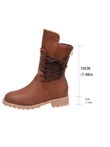 Detailansicht der braunen Schnürstiefel mit Maßen: 19 cm Schafthöhe und 3 cm Absatzhöhe