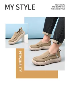 Detaillierte Nahaufnahme der atmungsaktiven Herren-Slipper in Khaki mit robuster Sohle