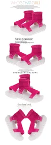 Dettagli multi-angolo di sandali con zeppa in maglia rosa acceso con suole bianche