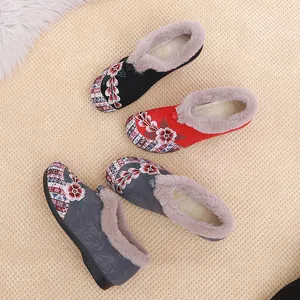 Traditional winter embroidered fur-lined warm flat loafers for women with floral patterns