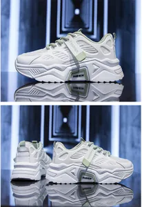 Vue détaillée de baskets compensées blanches et vertes avec maille respirante élégante