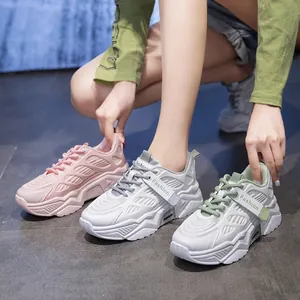 Baskets compensées respirantes pour femmes disponibles en trois coloris élégants et modernes