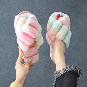 Weiche Regenbogen-Hausschuhe aus Kunstpelz mit Kreuzband für Damen im kalten Winter