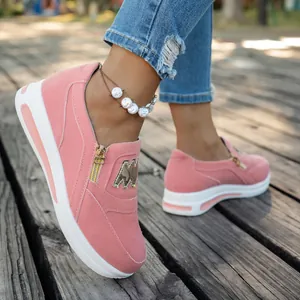 Stylische pinkfarbene Plateau-Sneaker für Damen mit Seitenreißverschluss und Sohle