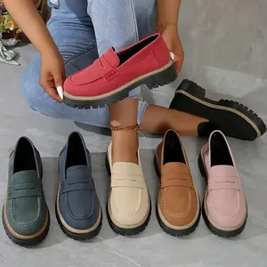Collection de mocassins à plateforme en daim coloré avec semelles crantées pour femmes