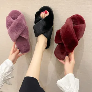 Cozy and comfortable women's cross-strap fluffy faux fur slippers for indoor wear