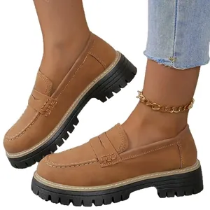 Mocassins marron style britannique pour femmes avec semelle plateforme
