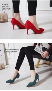 Vue détaillée d'élégants escarpins à talons aiguilles en daim rouge et vert foncé