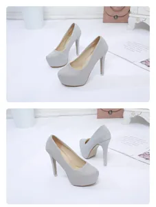 Zapatos de plataforma con purpurina plateada, tacón de aguja fino y punta redondeada