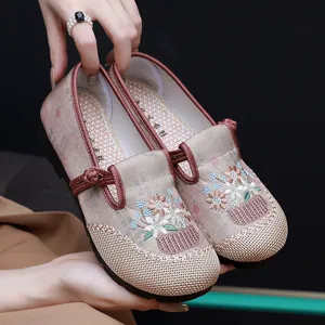 Elegant Chinese style floral embroidered shoes with soft sole for women's comfortable wear