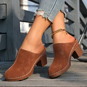 Mules à talons hauts en daim marron pour femmes avec bout pointu élégant et coutures