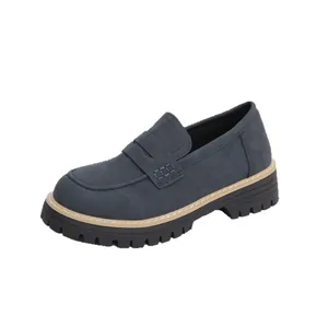 Mocassini classici blu navy opachi da donna con suola platform e cuciture a contrasto