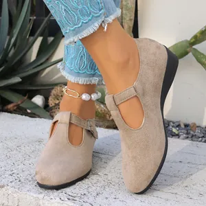 Élégantes chaussures Mary Jane en daim kaki avec bride en T et petit talon compensé