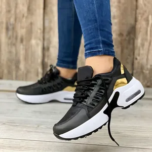 Stilvolle Damen-Sneaker mit dicker Sohle in Schwarz und Gold, atmungsaktives Mesh-Gewebe
