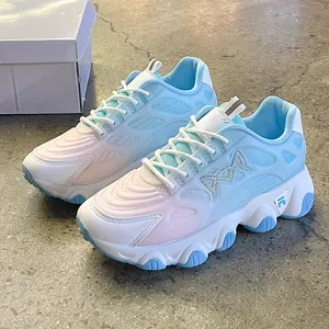 Atmungsaktive Mesh-Chunky-Sneaker für Damen mit hellblauem und rosa Farbverlaufsdesign