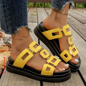 Sandales à plateforme jaunes pour femmes avec boucles dorées et semelle de 5 cm