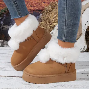 Botas de nieve de ante marrón con ribete de piel sintética blanca y plataforma gruesa