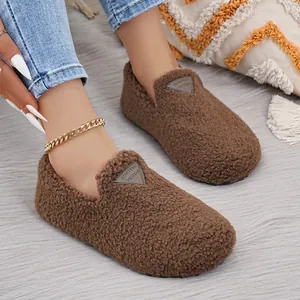 Warme braune Plüsch-Loafer für Damen mit weicher Sohle für gemütliches Tragen im Winter