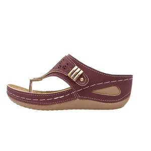 Elegantes sandalias de cuña para mujer con suela gruesa y hebilla metálica