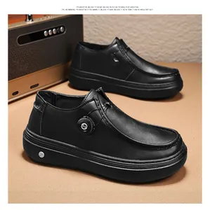 Πλάγια όψη ανδρικών δερμάτινων μοκασίνων με πρακτικό σύστημα δεσίματος με περιστροφικό δίσκο