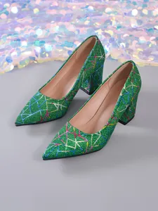 Elegantes zapatos de tacón bloque con purpurina verde, punta fina y patrón geométrico de colores