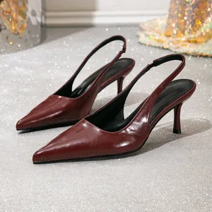 Elegante bordeauxrode spitse lakleren slingback pumps met naaldhak voor dames online.