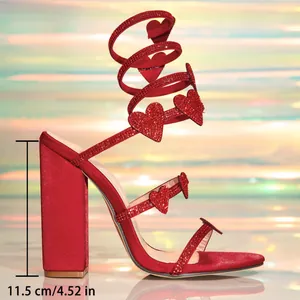 Sandales rouges à talons épais en strass avec lanière spirale cœur serpent 11,5cm