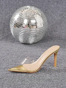 Eleganti tacchi a spillo dorati a punta con cinturino trasparente in PVC per donna