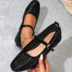 Atmungsaktive schwarze Mary Jane Ballerinas mit Lochmuster für Damen im Sommer