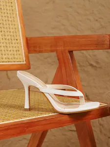 Elegante witte Franse stijl teenslippers met hoge hakken, vierkante neus en stiletto