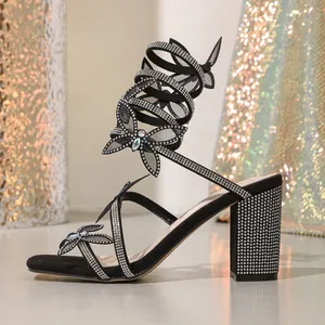 Sandales noires élégantes à strass enlacées avec papillons et talon bloc pour femmes