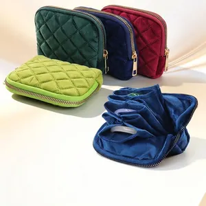 Samt-Stepp-Schmucktasche mit mehreren Innenfächern für Armreifen und Schmuckstucke