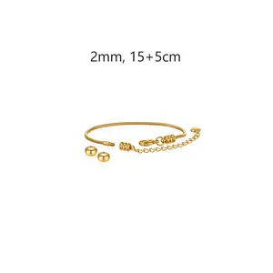 Vista dettagliata del bracciale a catena a serpente in acciaio dorato da 2mm e 15+5cm