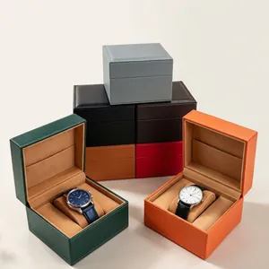 Scatole quadrate in pelle per orologi in vari colori per conservazione ed esposizione