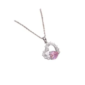 Elegante collana con ciondolo a cuore e zircone rosa a forma di cuore su catena argento