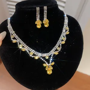 Luxe sieradenset met gele waterdruppelstenen en bijpassende ketting