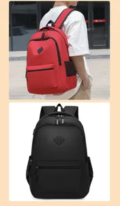 Vue détaillée d'un grand sac à dos de voyage décontracté en couleurs rouge et noire