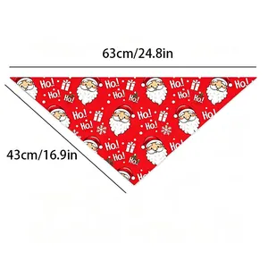 Detail of Christmas pet bandana with Santa Claus pattern and 63x43cm dimensions.