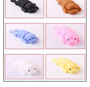 Vue détaillée de six jouets anti-stress Shar Pei colorés présentés dans une grille de choix.