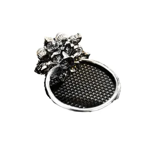 Elegant floral spinner ring with faux pearls for stress relief and anxiety reduction