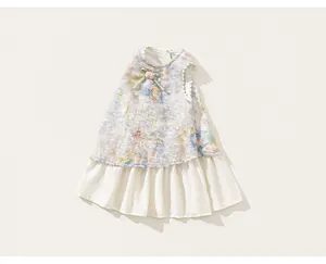 Robe élégante en tweed fleuri pour filles avec ourlet à volants blancs pour le printemps