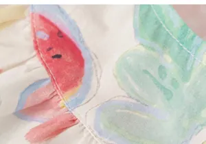 Nahaufnahme-Makrodetail aus weichem Baumwollstoff mit buntem Wassermelonen-Graffiti