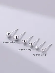 Detailansicht verschiedener Größen und Gewichte dieser S925 Silber-Ohrstecker