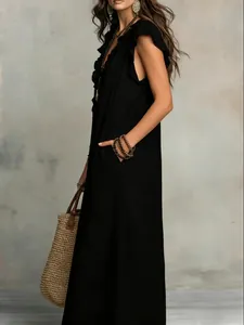 Elegantes schwarzes Maxikleid im Boho-Stil mit Flatterärmeln und praktischen Seitentaschen