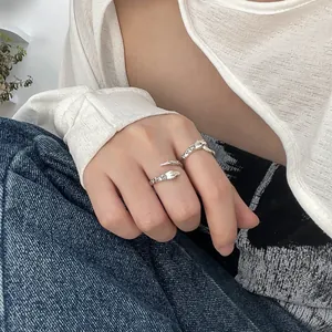Vintage retro snake-shaped open ring with rose pattern engraving for women, punk style