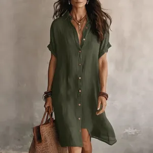 Lässiges armee-grünes, kurzärmeliges Midikleid mit Knopfleiste im Boho-Stil für Damen