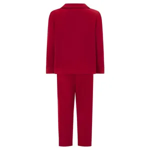 Vista trasera de conjunto de pijama rojo liso para mujer, ropa de descanso festiva.